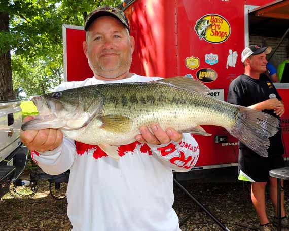 Mark Ruggles big bass-1.jpg